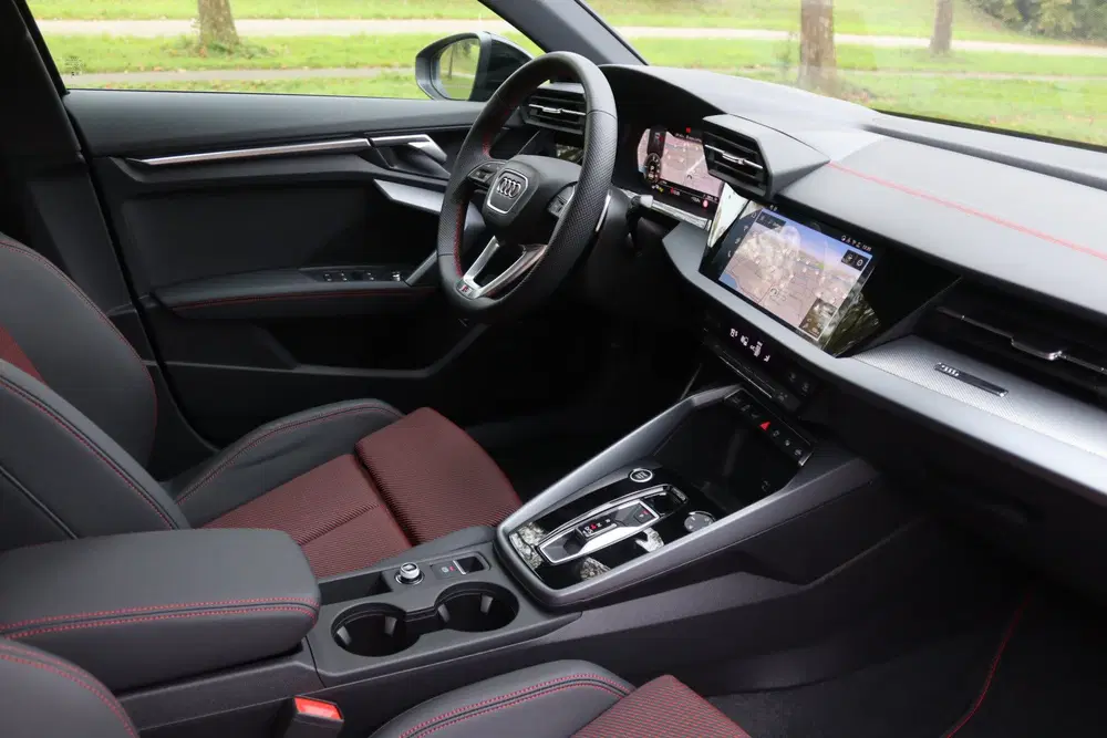 Audi A3 45 TFSI e 272pk S edition Competition Pano uit 2025, foto 9