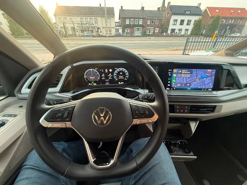 Volkswagen Multivan 1.5 eHybrid L2 Economy Business 4Motion uit 2025, foto 2