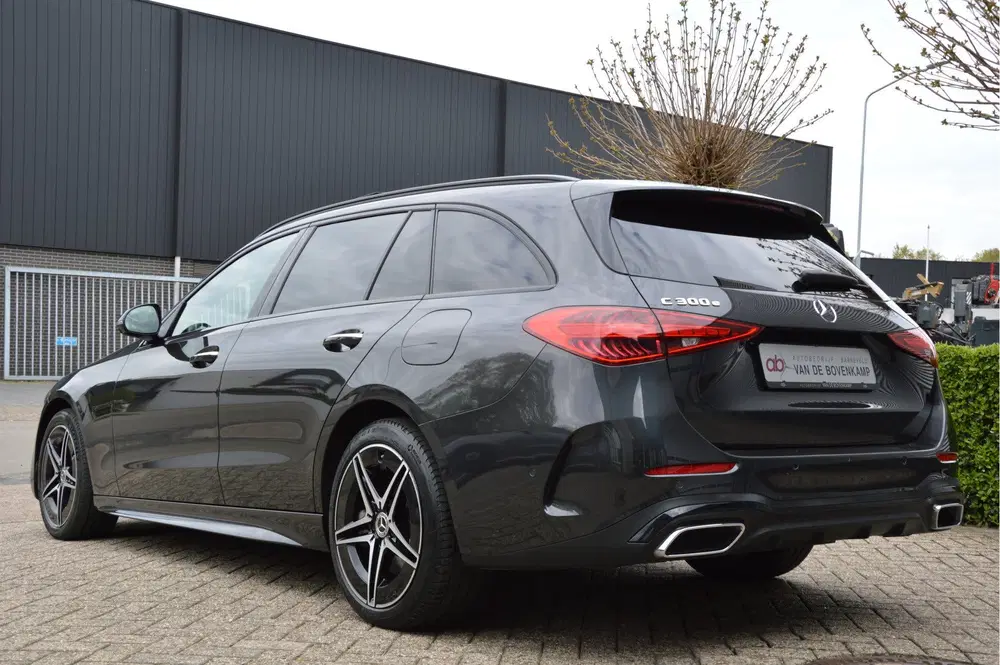 Mercedes-Benz C-Klasse 300 e AMG Line PANORAMADAK uit 2024, foto 10