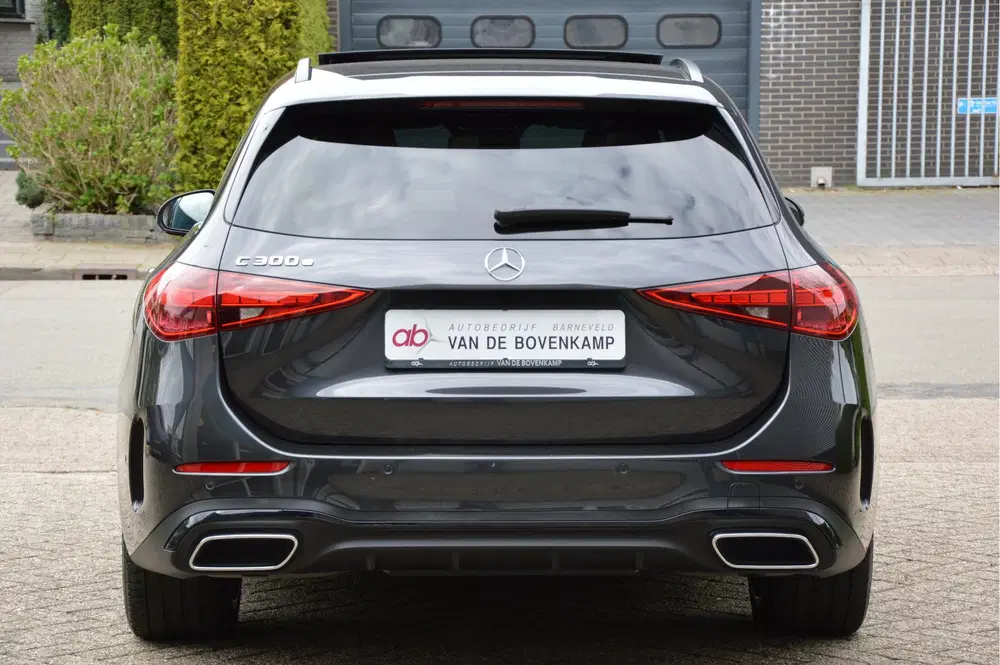 Mercedes-Benz C-Klasse 300 e AMG Line PANORAMADAK uit 2024, foto 11