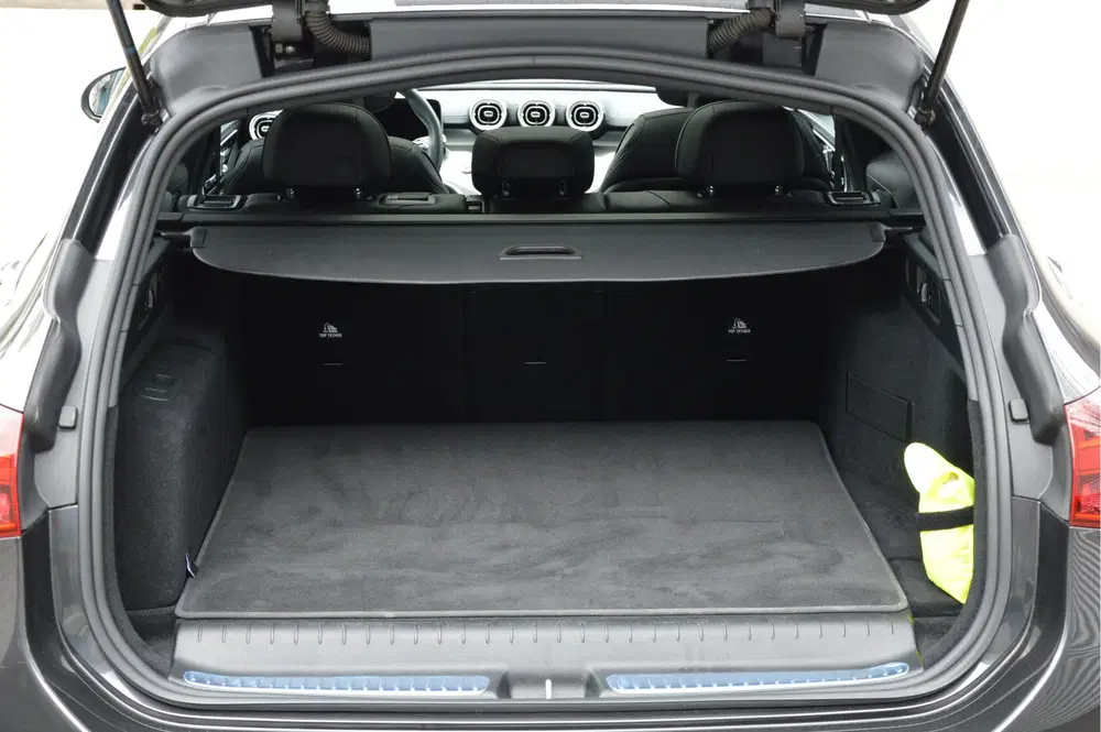 Mercedes-Benz C-Klasse 300 e AMG Line PANORAMADAK uit 2024, foto 13
