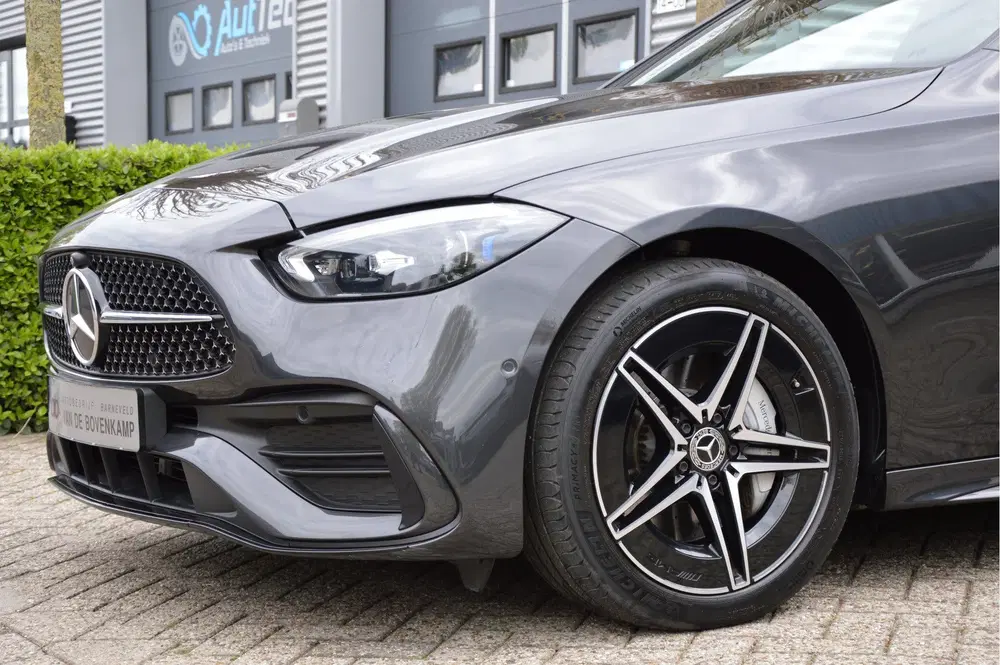 Mercedes-Benz C-Klasse 300 e AMG Line PANORAMADAK uit 2024, foto 6