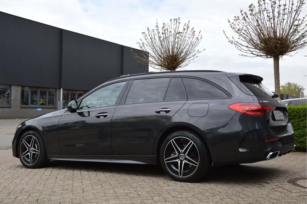 Mercedes-Benz C-Klasse 300 e AMG Line PANORAMADAK uit 2024, foto 9