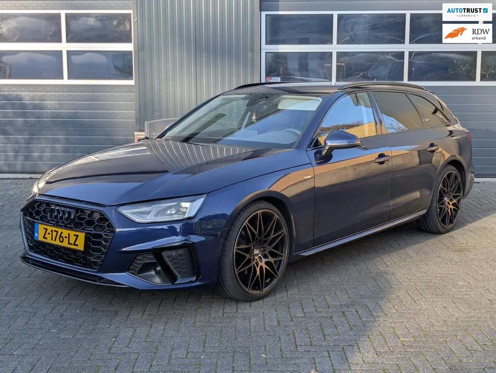 Audi A4 2.0 TFSIe S-LINE 20" VOL LEDER VIRTUAL DIS uit 2023