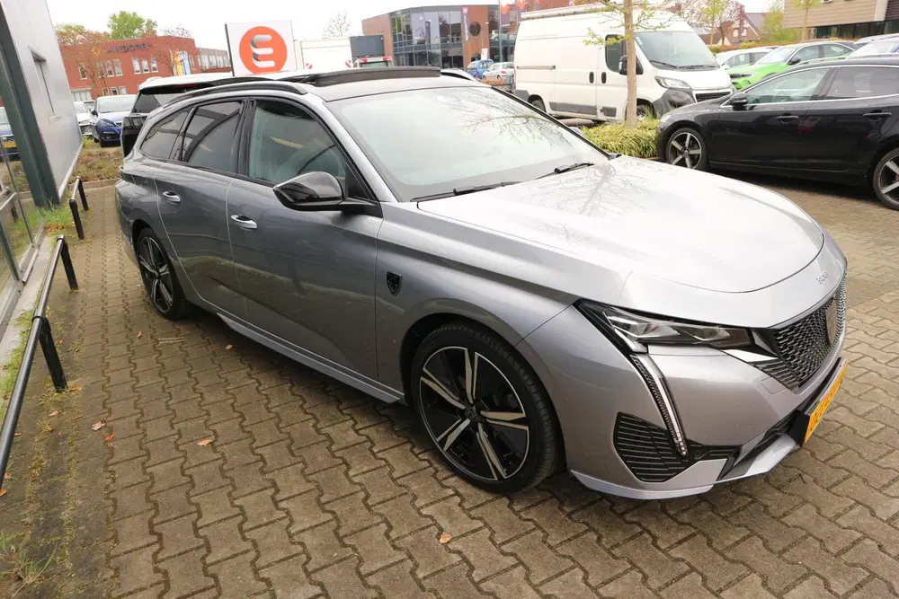 Peugeot 308 1.2 PureTech GT 130PK AUTOMAAT NAVI FOCAL uit 2022, foto 5