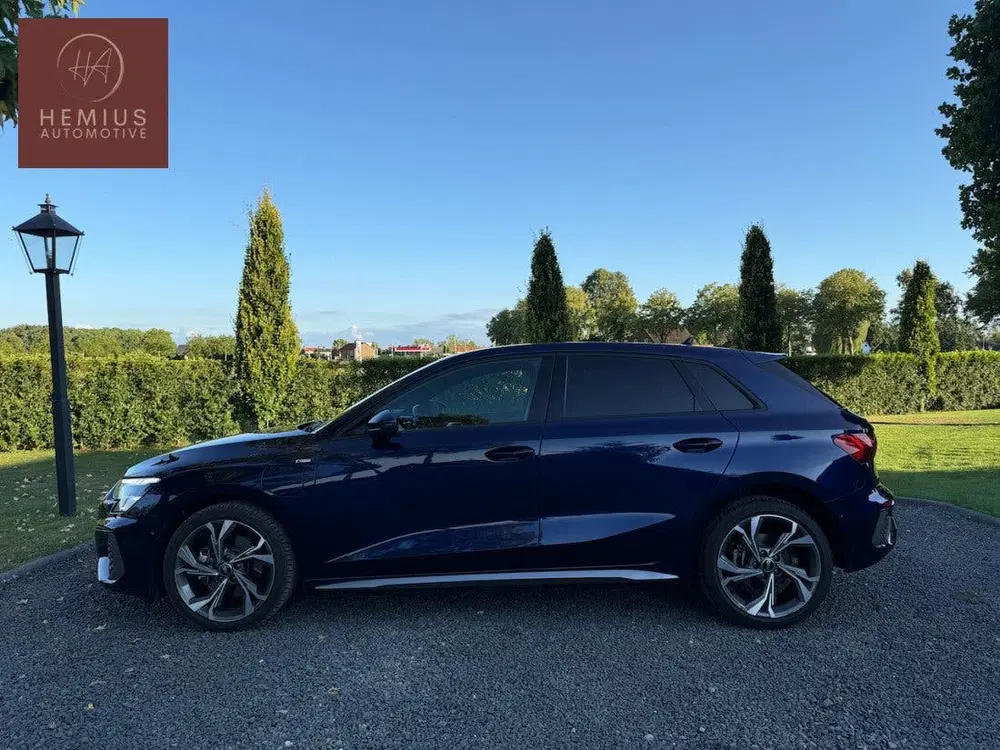 Audi A3 TFSI e S line uit 2024, foto 2