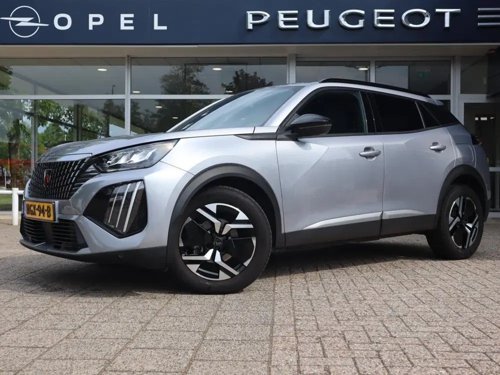 Peugeot 2008 SUV Allure PureTech 100pk H6 uit 2025