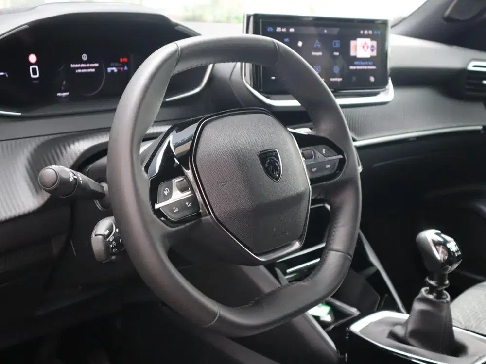 Peugeot 2008 SUV Allure PureTech 100pk H6 uit 2025, foto 11