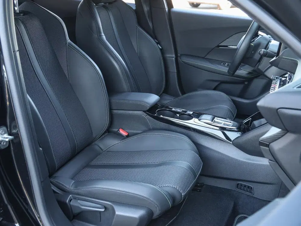 Peugeot 2008 EV GT 54 kWh 2e Eigenaar uit 2023, foto 8