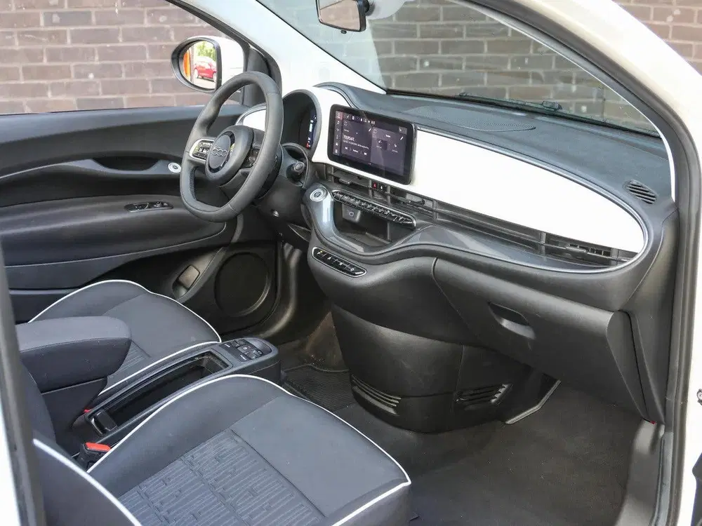 Fiat 500e Icon 42kWh 118pk uit 2024, foto 10