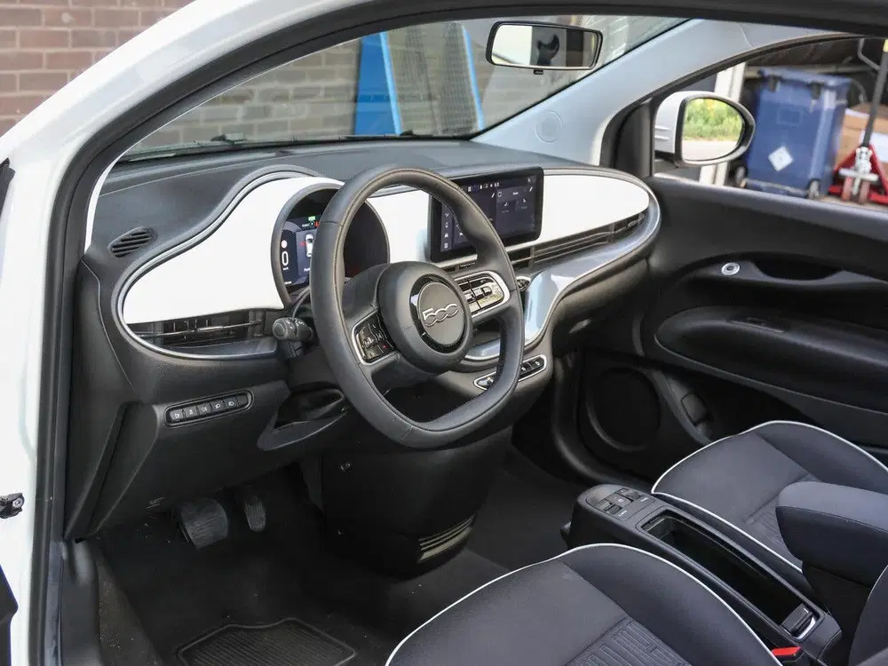 Fiat 500e Icon 42kWh 118pk uit 2024, foto 14