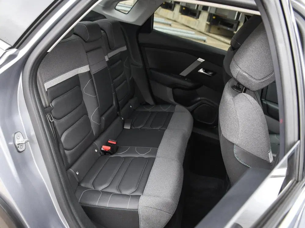 Citroën C4 Max 1.2 Puretech 130pk Automaat DODE HOEK uit 2024, foto 12