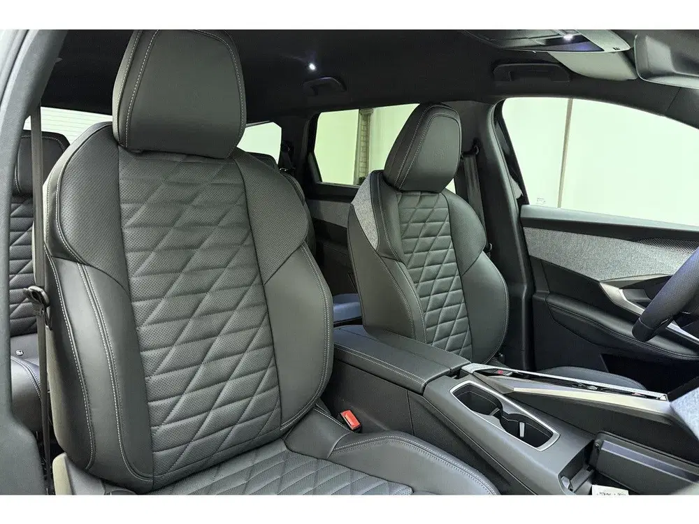 Peugeot 5008 1.2 Hybrid 145 GT Exclusive 7p AGR l Nappa uit 2026, foto 14
