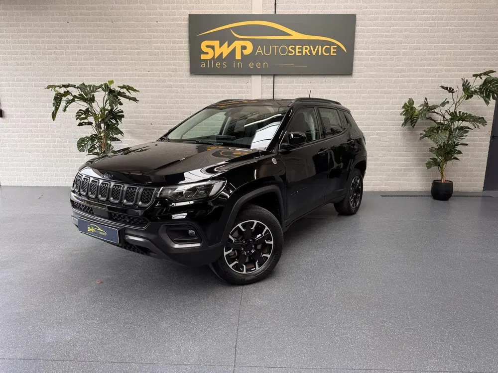 Jeep Compass 4xe 240 Plug-in Hybrid Electric Trailhawk uit 2023