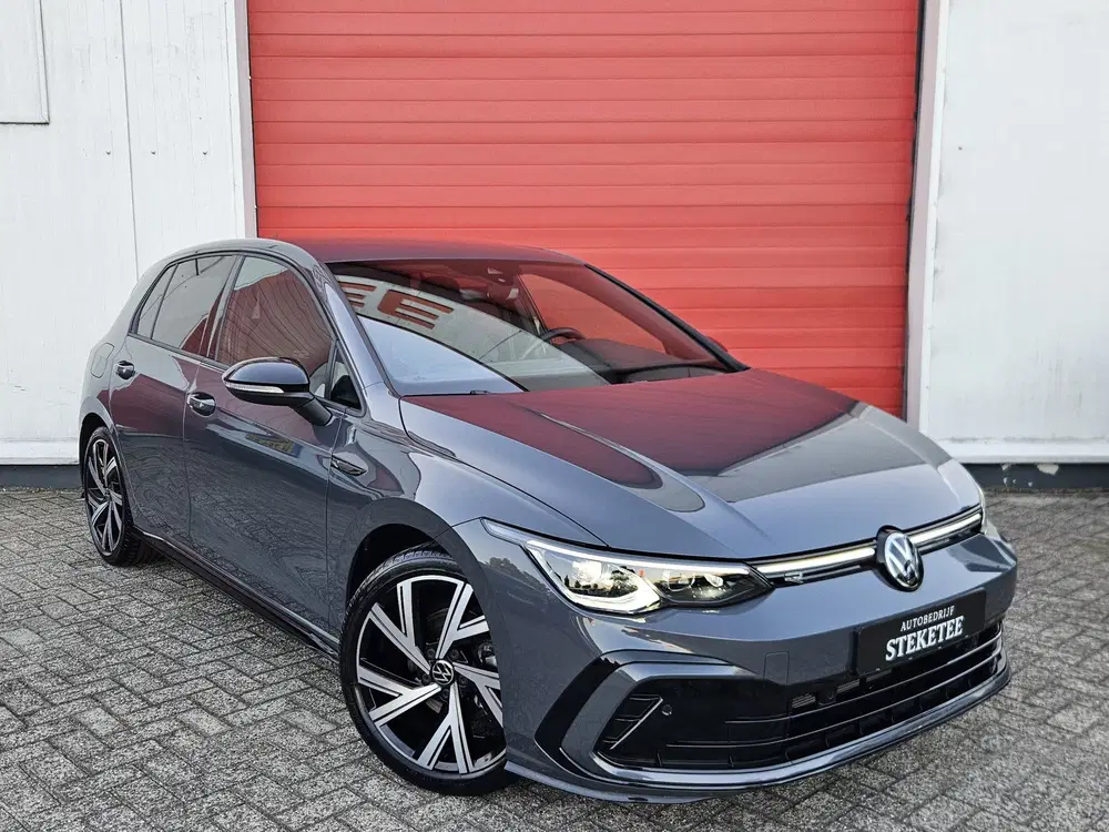 Volkswagen Golf 1.5 eTSI R-Line Business uit 2024