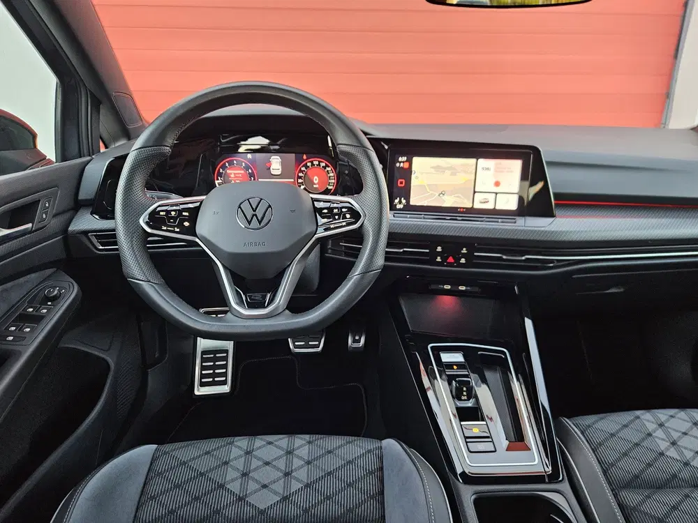 Volkswagen Golf 1.5 eTSI R-Line Business uit 2024, foto 13