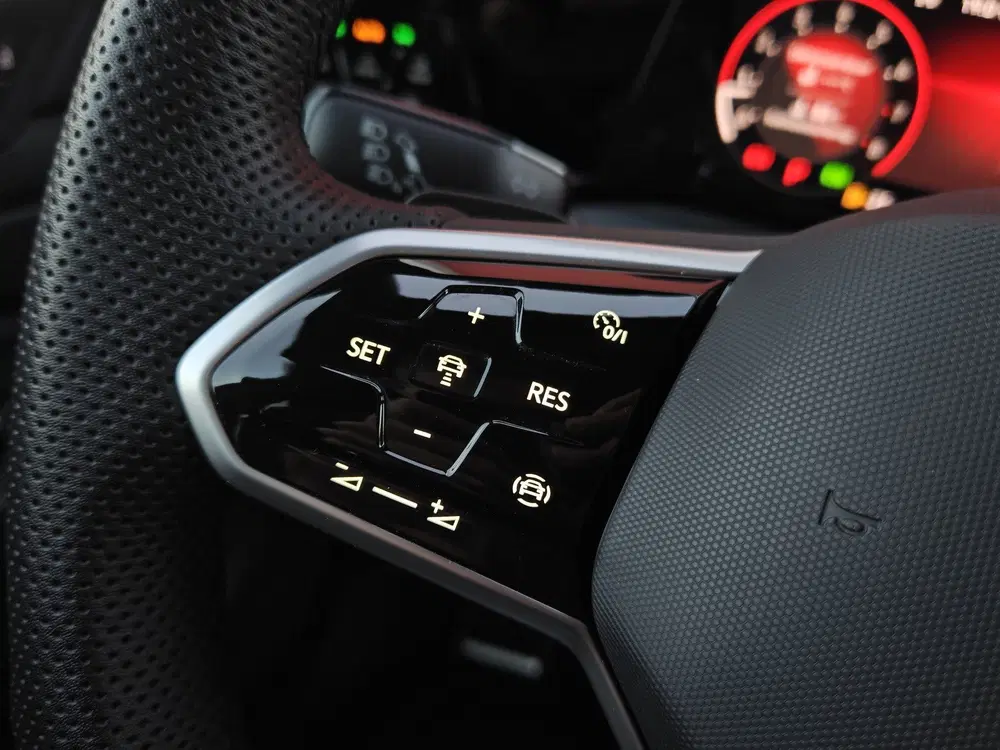 Volkswagen Golf 1.5 eTSI R-Line Business uit 2024, foto 15