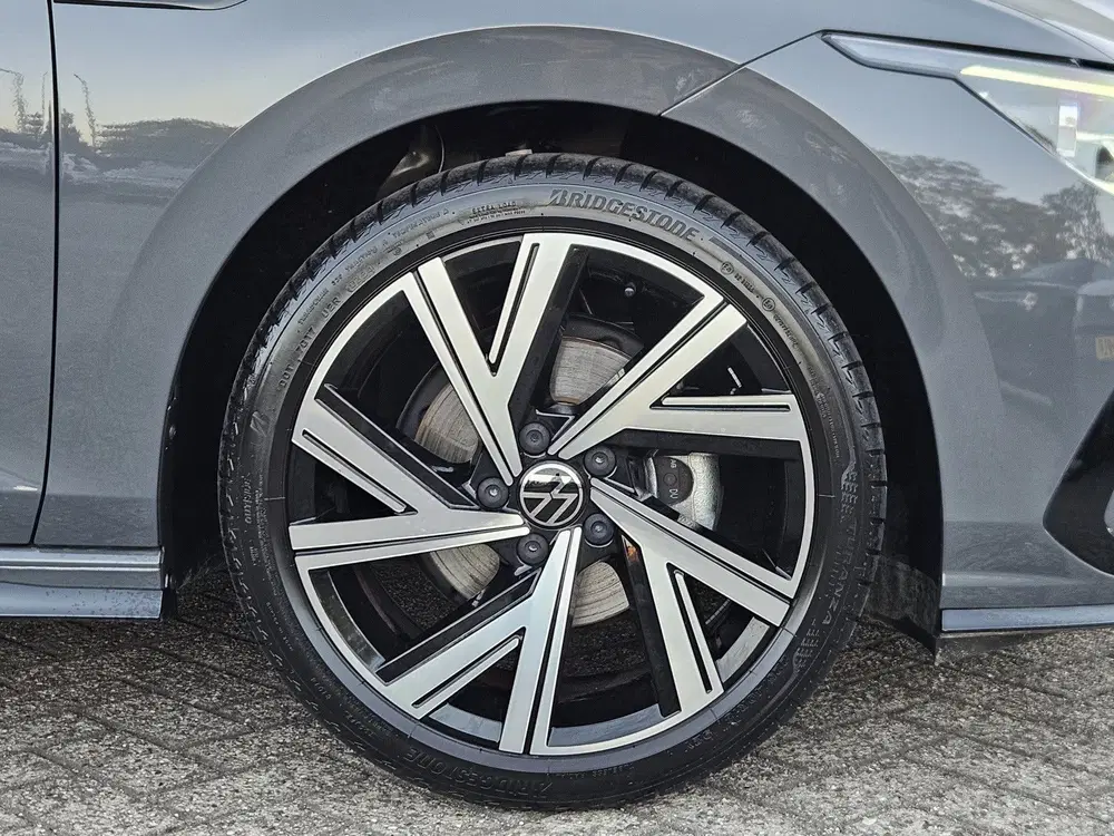 Volkswagen Golf 1.5 eTSI R-Line Business uit 2024, foto 8