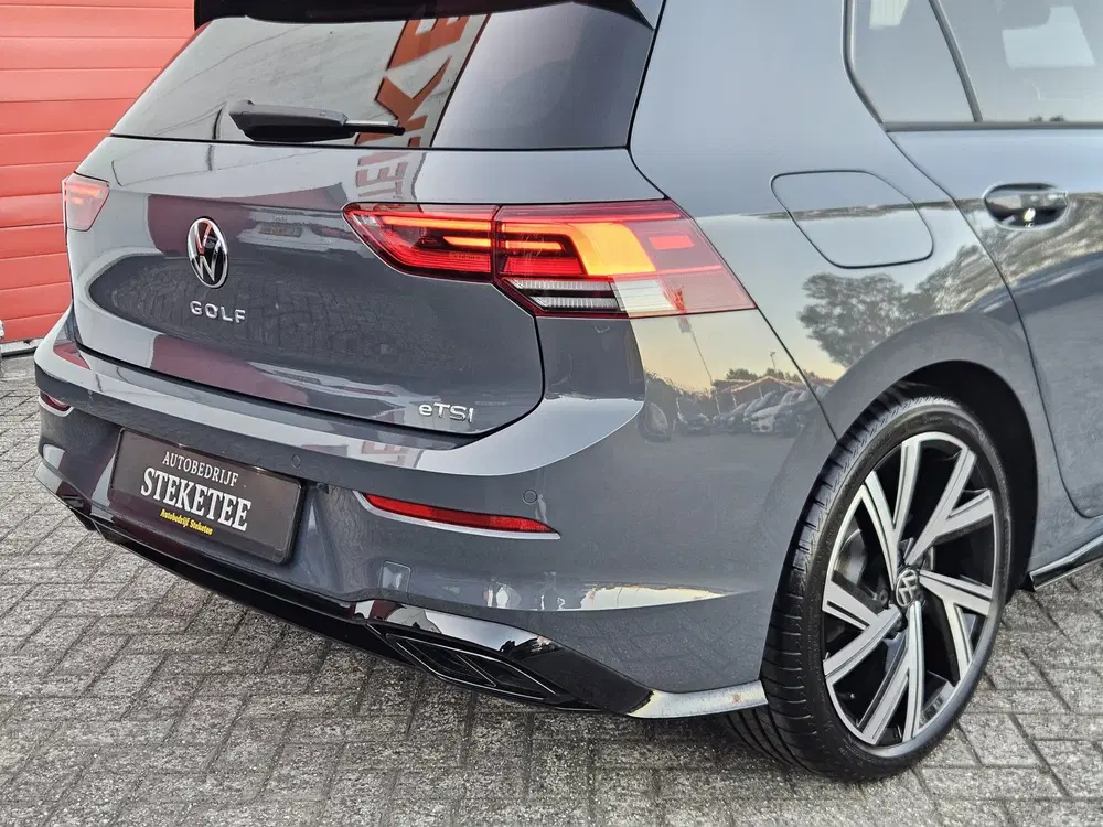 Volkswagen Golf 1.5 eTSI R-Line Business uit 2024, foto 9