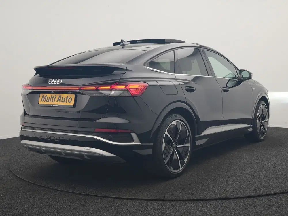 Audi Q4 e-tron 35 S Line 55 kWh 170pk Dealer O.H. uit 2022, foto 3