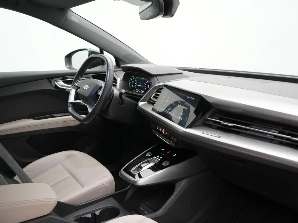 Audi Q4 e-tron 35 S Line 55 kWh 170pk Dealer O.H. uit 2022, foto 4