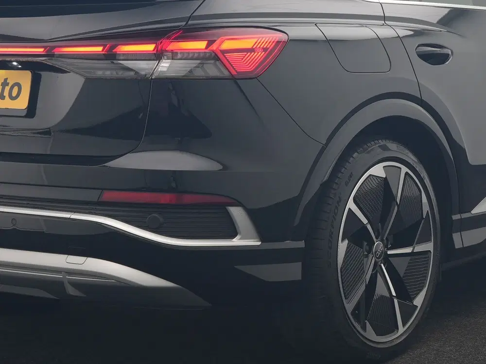 Audi Q4 e-tron 35 S Line 55 kWh 170pk Dealer O.H. uit 2022, foto 8