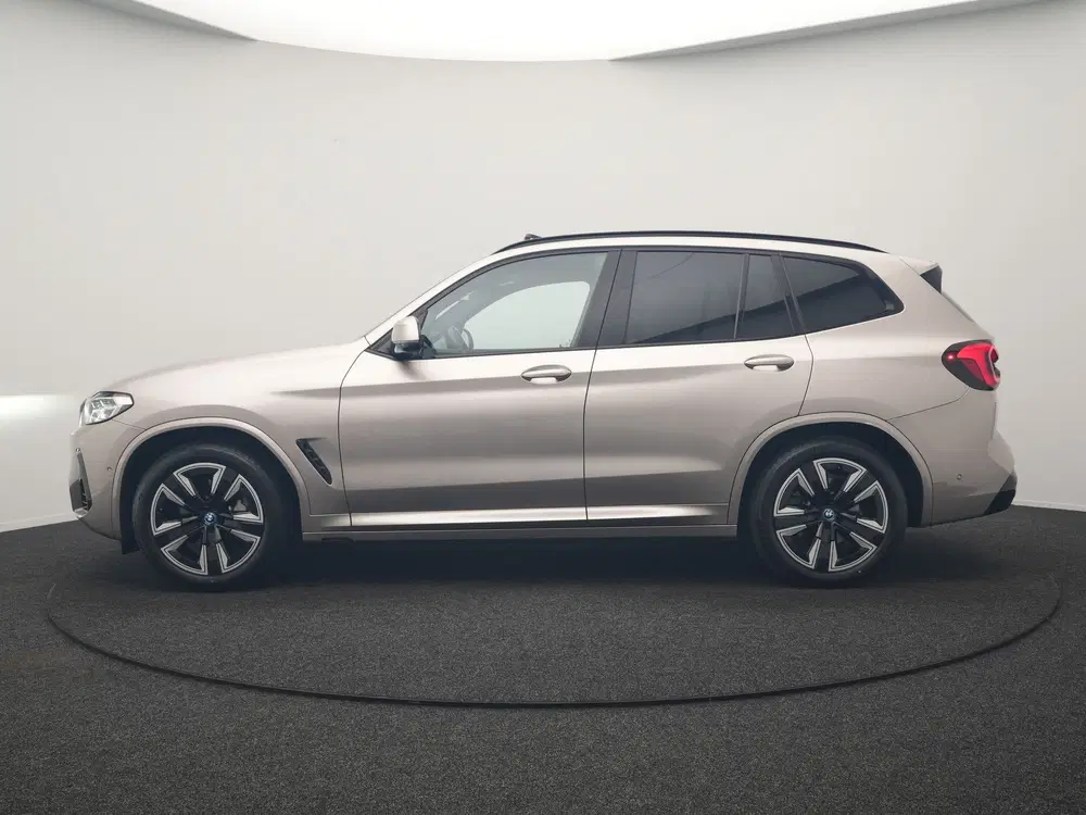 BMW iX3 M Sport 80 kWh 286pk Dealer O.H uit 2024, foto 2