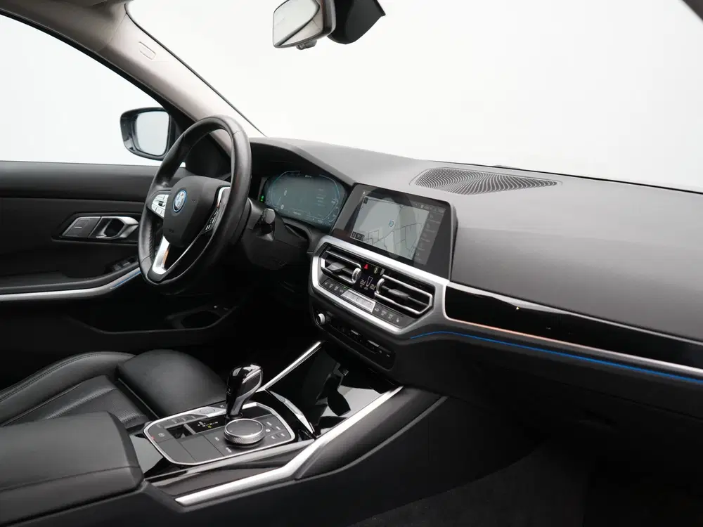 BMW 3-serie 3 Serie Touring 330e Sportline PHEV 293pk uit 2022, foto 4