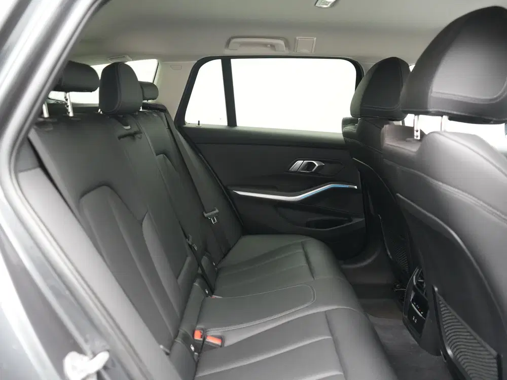 BMW 3-serie 3 Serie Touring 330e Sportline PHEV 293pk uit 2022, foto 6