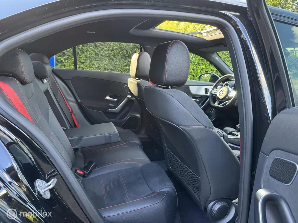 Mercedes-Benz A-Klasse AMG 35 4MATIC Premium uit 2019, foto 13