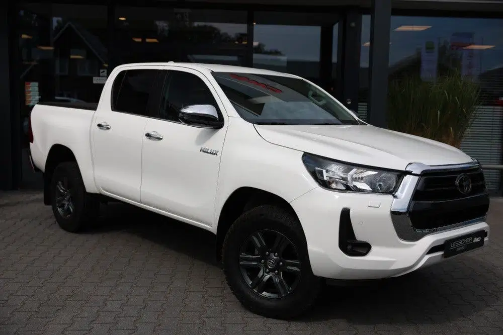 Toyota Hilux 2.4 D-4D DUBBEL CABIN PROFESSIONAL 2 ZITS uit 2024
