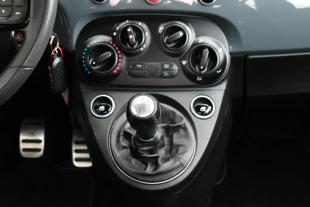 Abarth 595 1.4 T-Jet uit 2019, foto 12