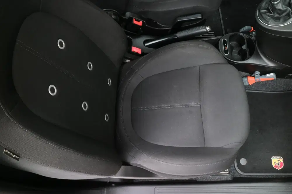 Abarth 595 1.4 T-Jet uit 2019, foto 15