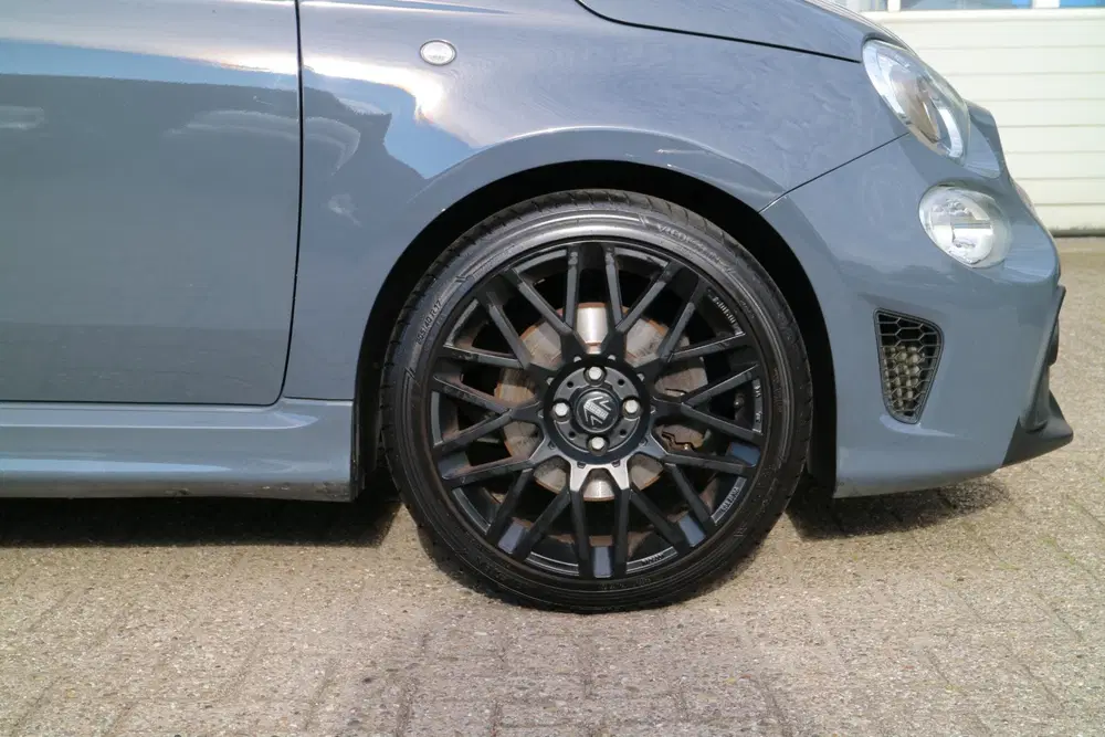 Abarth 595 1.4 T-Jet uit 2019, foto 7