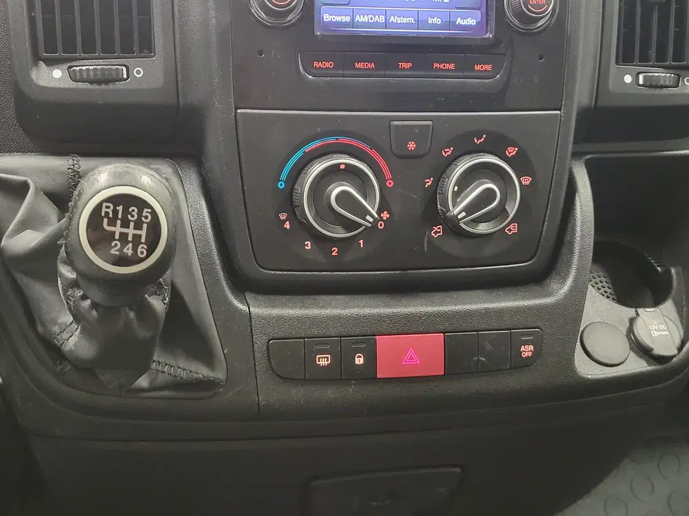 Peugeot Boxer 2.2BlueHDi 140pk L2 uit 2021, foto 14