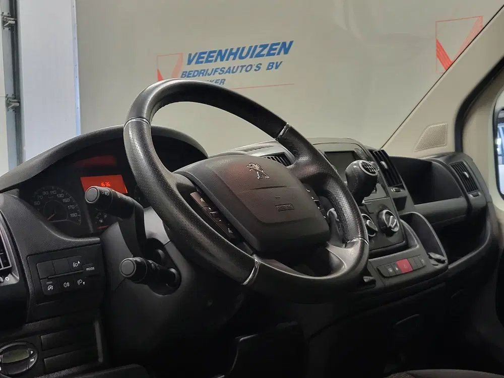 Peugeot Boxer 2.2BlueHDi 140pk L2 uit 2021, foto 4
