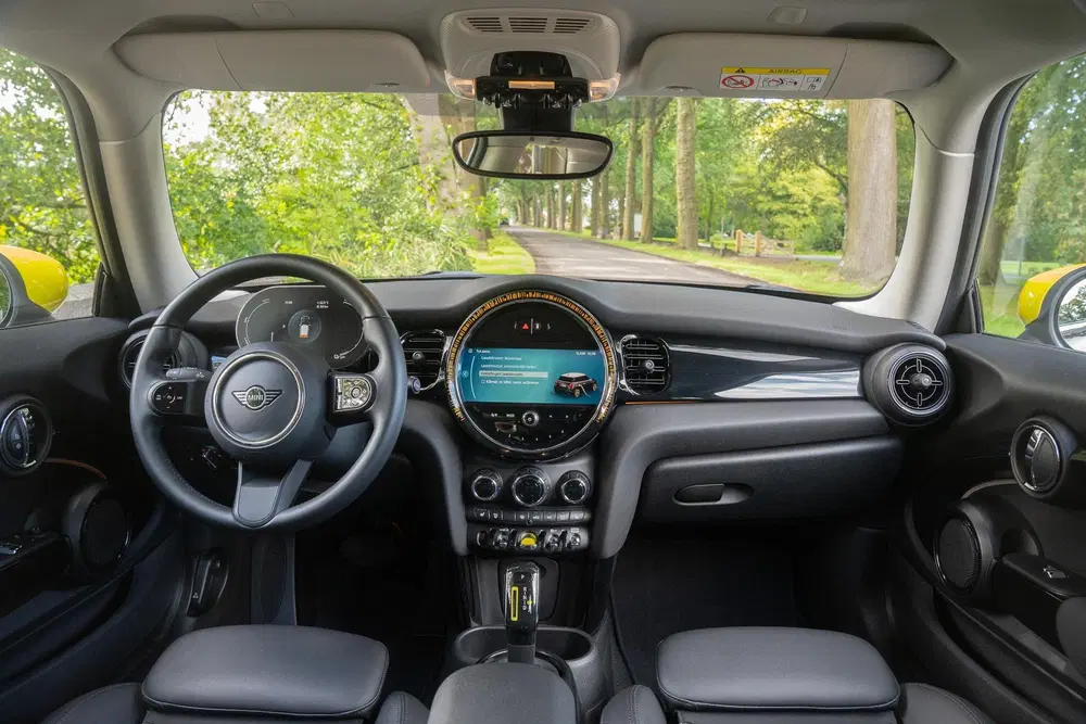Mini Electric Classic 33 kWh LEDER uit 2022, foto 3