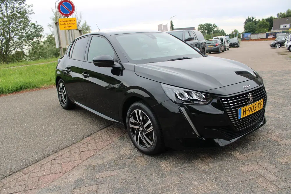 Peugeot 208 1.2 PureTech Allure uit 2020, foto 2