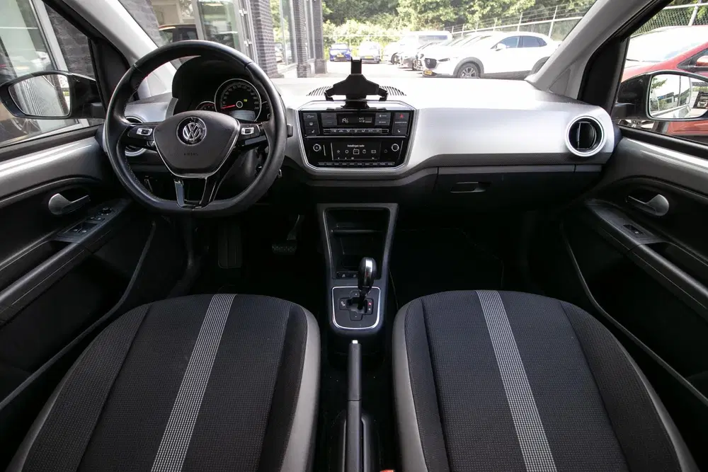 Volkswagen up! 1.0 BMT high up Automaat uit 2019, foto 13