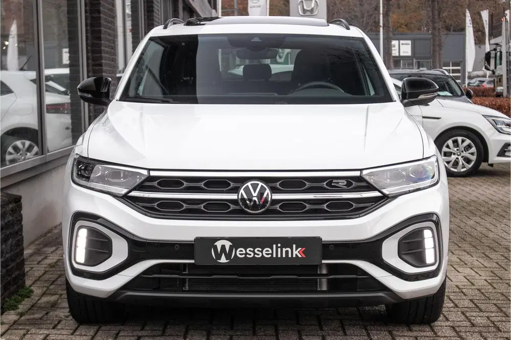 Volkswagen T-Roc 1.5 TSI R-Line Edition uit 2025, foto 2