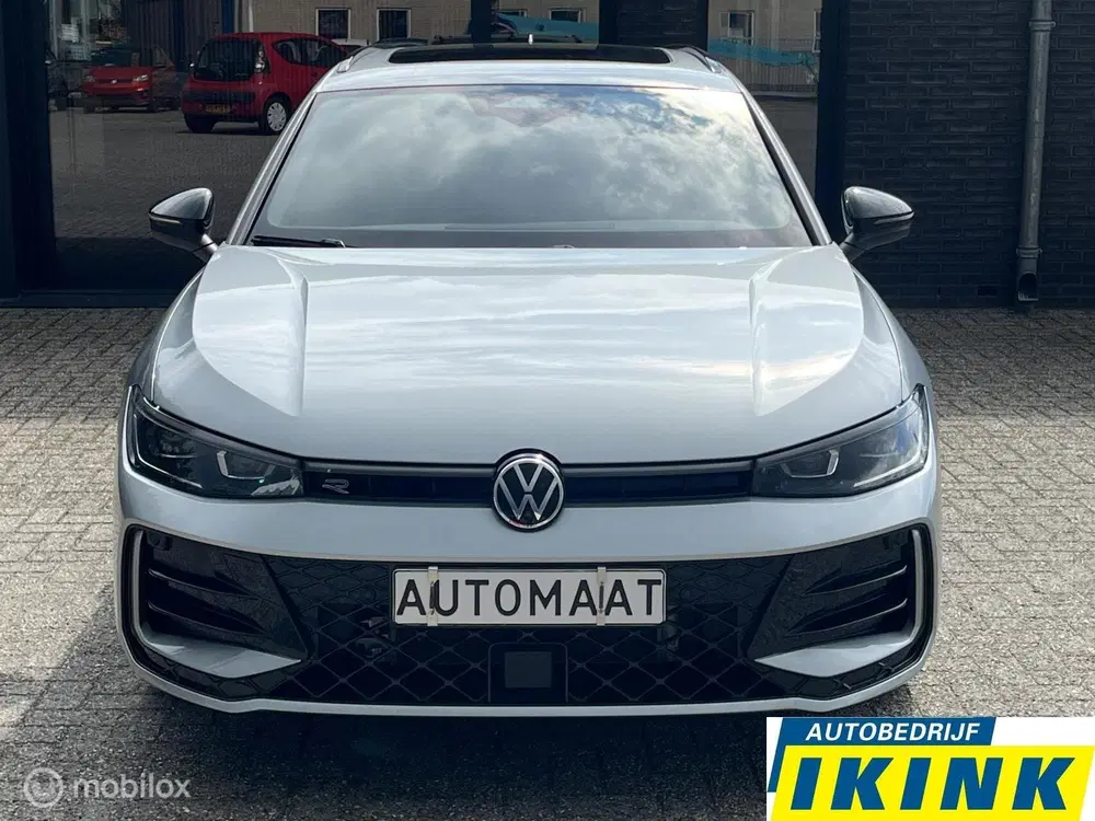 Volkswagen Passat 1.5 eTSI R-Line Business uit 2024, foto 2