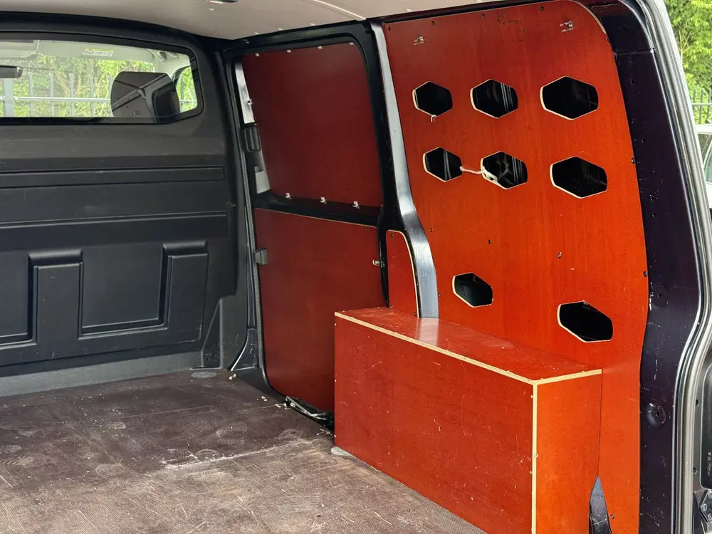 Volkswagen Transporter 2.0 TDI L1H2 Highline Sport edition uit 2019, foto 11