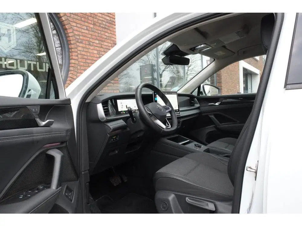Volkswagen Tayron 1.5 eHybrid R-Line 245pk uit 2025, foto 6