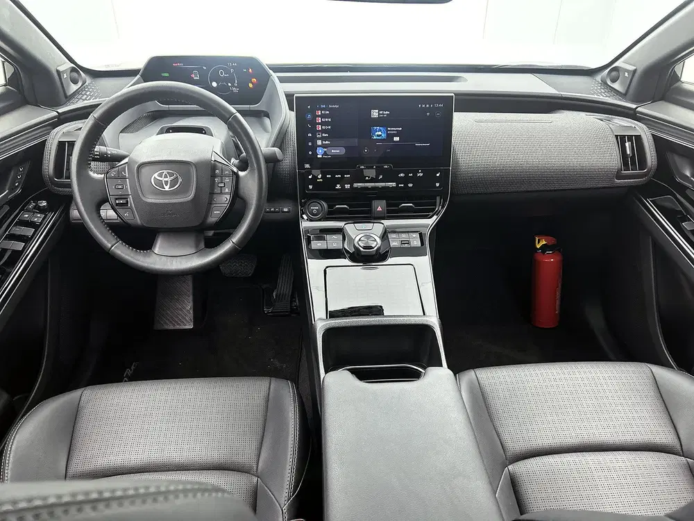 Toyota bZ4X Premium 4WD 71 kWh uit 2023, foto 5
