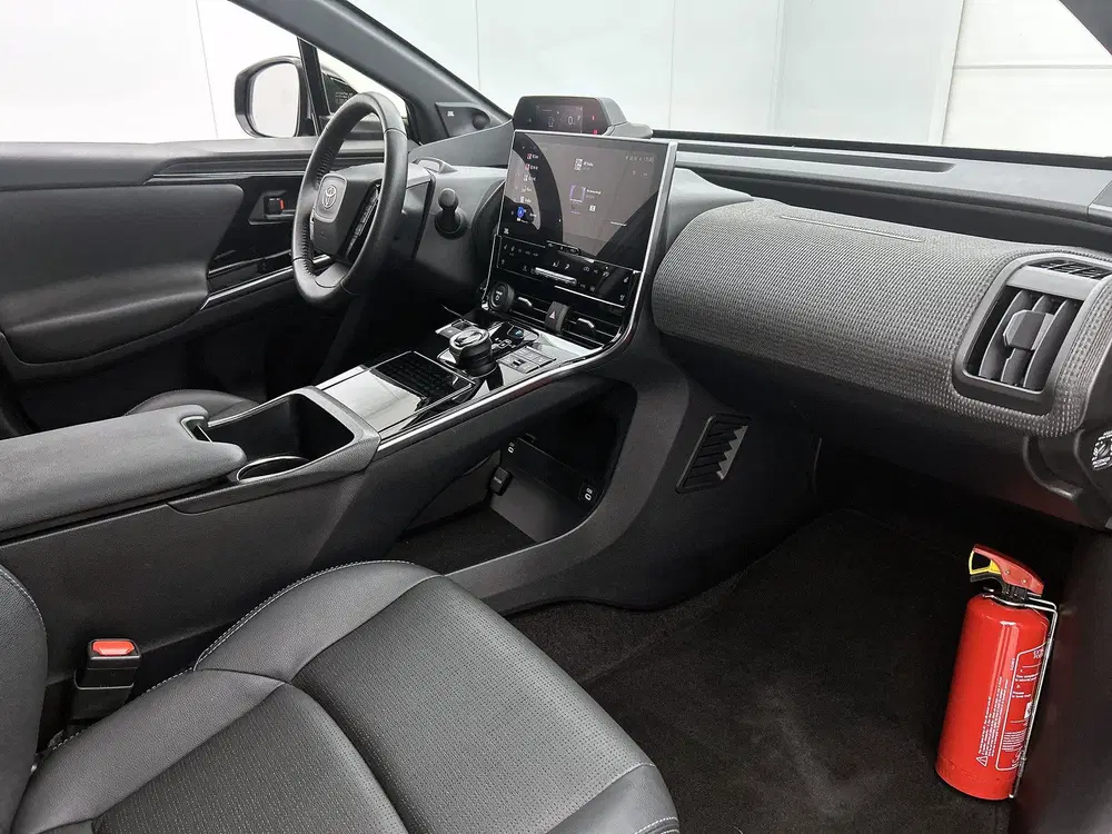 Toyota bZ4X Premium 4WD 71 kWh uit 2023, foto 7