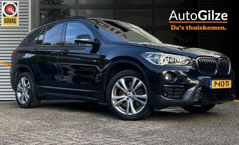 BMW X1 sDrive20i High Executive l Navi l Trekhaak uit 2019