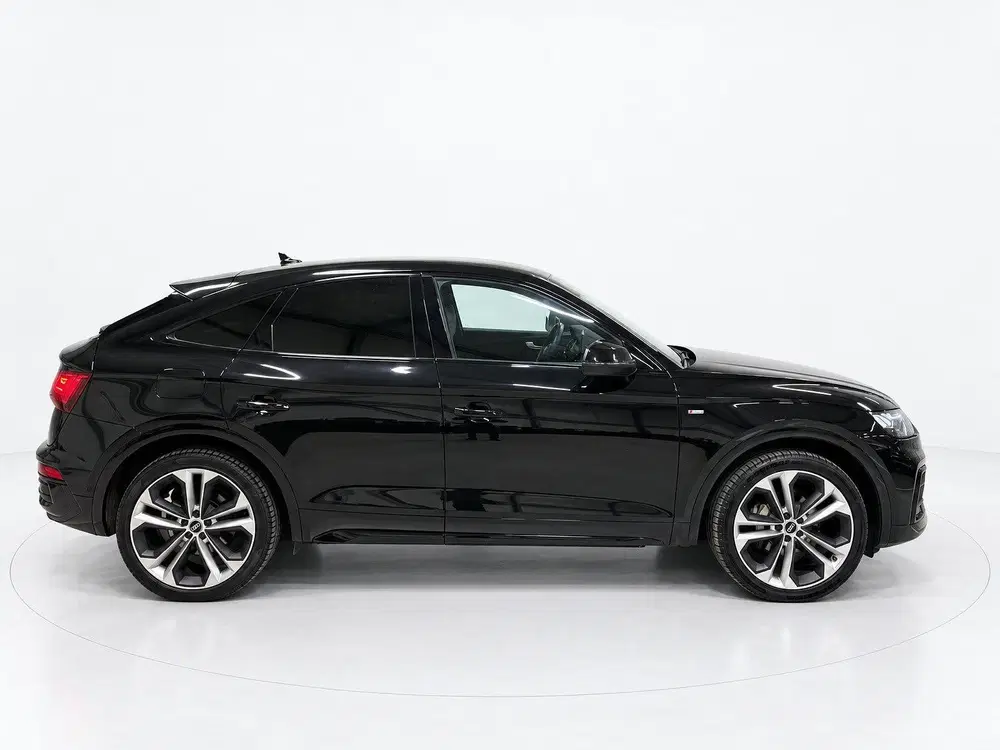 Audi Q5 55 TFSI e S edition uit 2022, foto 4