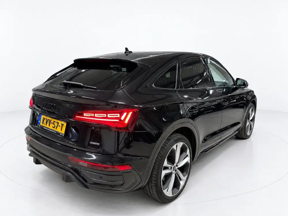Audi Q5 55 TFSI e S edition uit 2022, foto 5