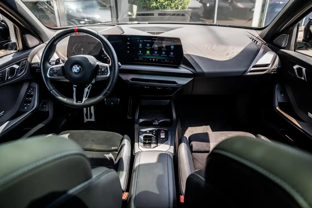 BMW 1-serie M135 xDrive uit 2024, foto 10