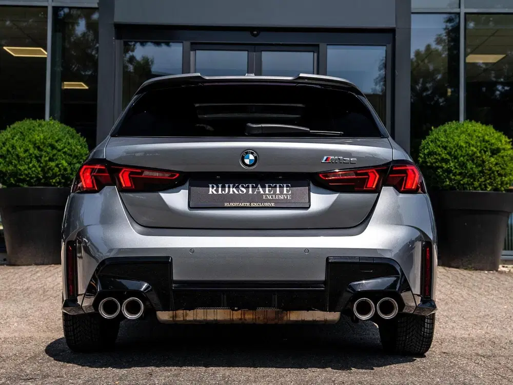 BMW 1-serie M135 xDrive uit 2024, foto 8